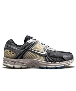 NIKE Кроссовки