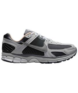 NIKE Низкие кроссовки / кеды