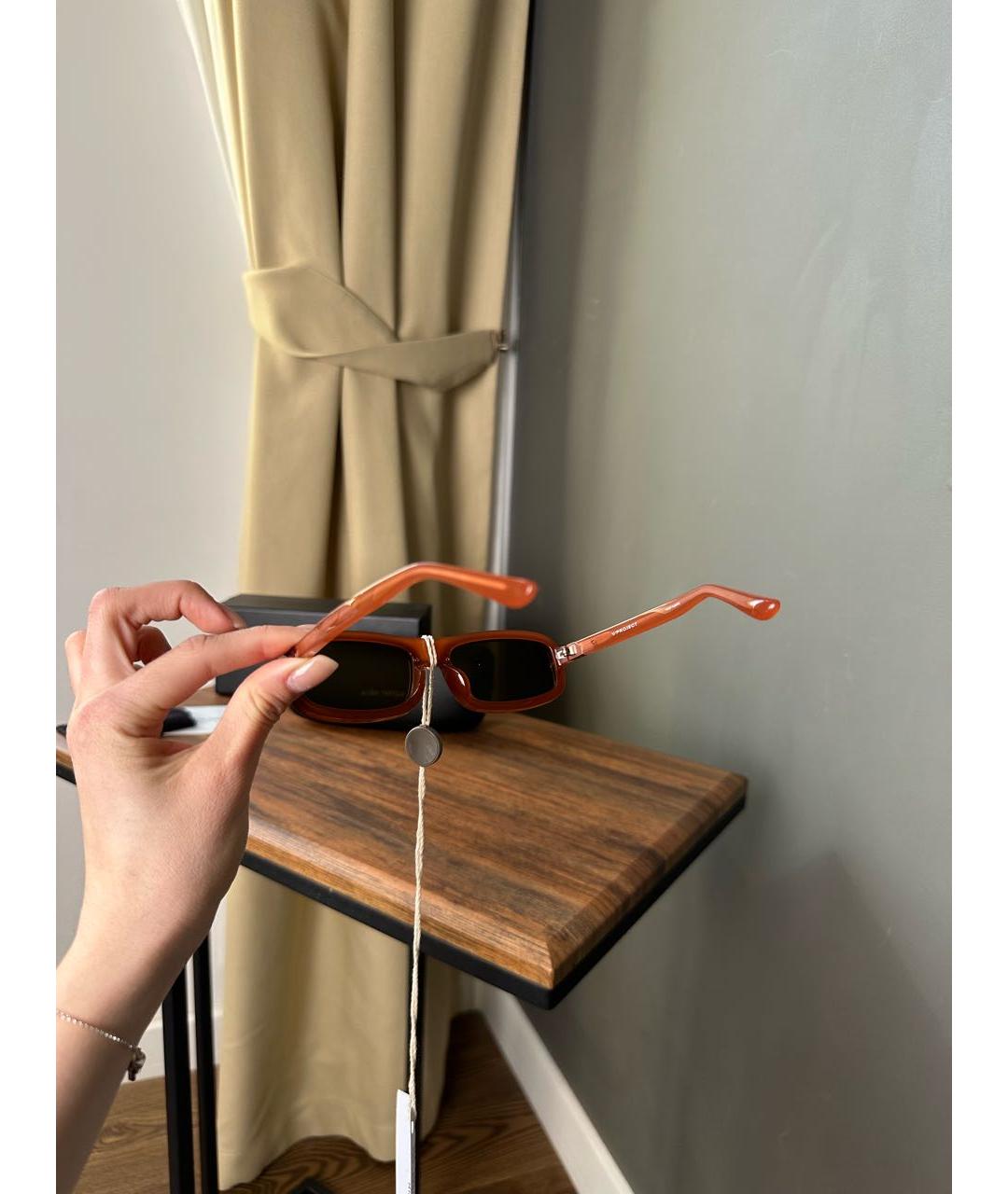 LINDA FARROW Оранжевое солнцезащитные очки, фото 3