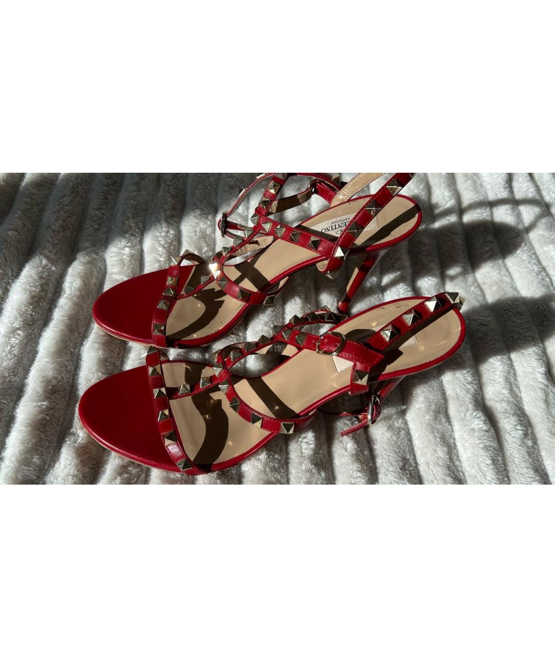 VALENTINO Красные кожаные босоножки, фото 2