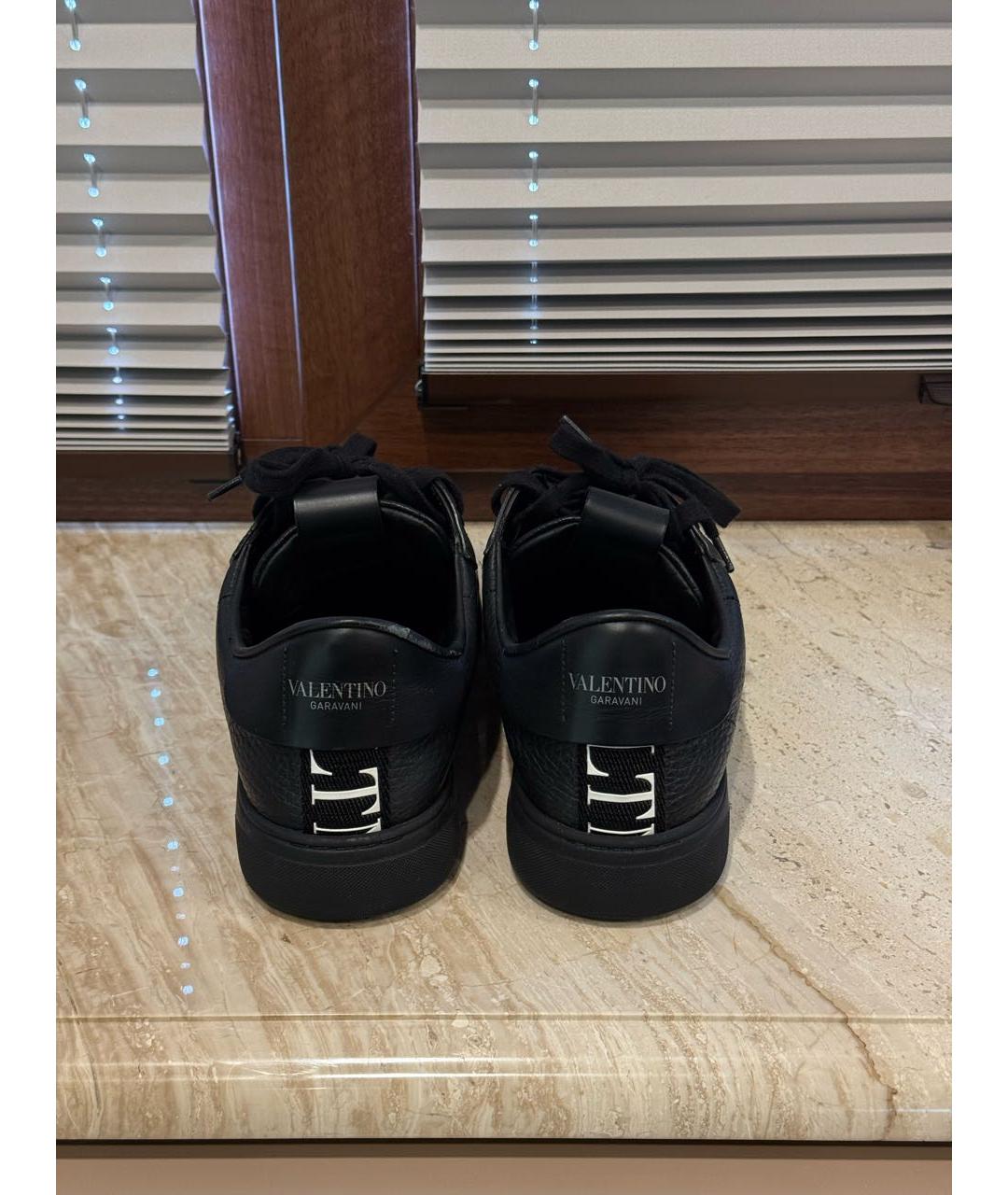 VALENTINO Черные кожаные низкие кроссовки / кеды, фото 4