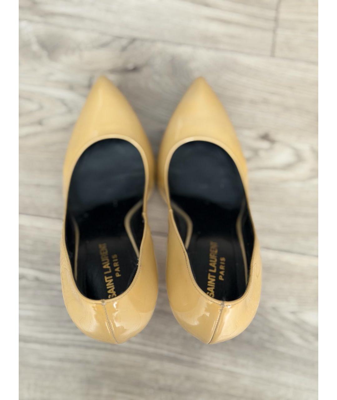 SAINT LAURENT Бежевые туфли из лакированной кожи, фото 3