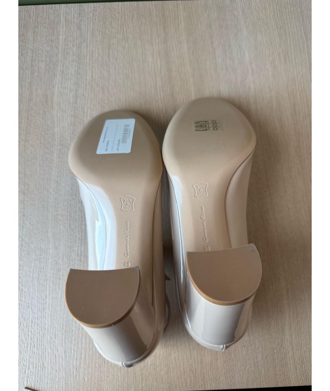 GIANVITO ROSSI Бежевые туфли из лакированной кожи, фото 5