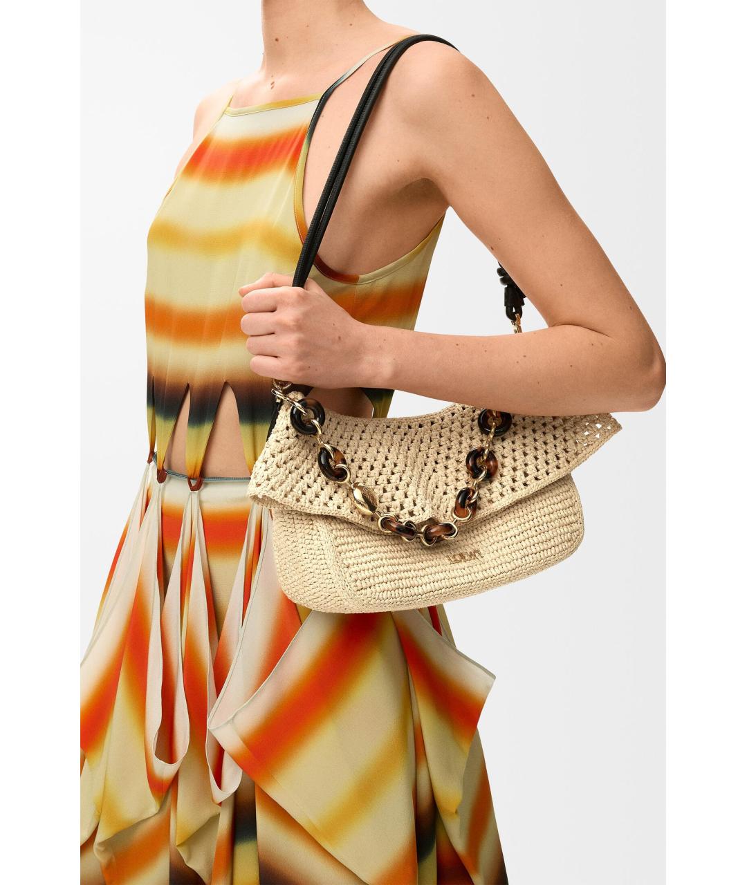 LOEWE Бежевая пелетеная сумка с короткими ручками, фото 3