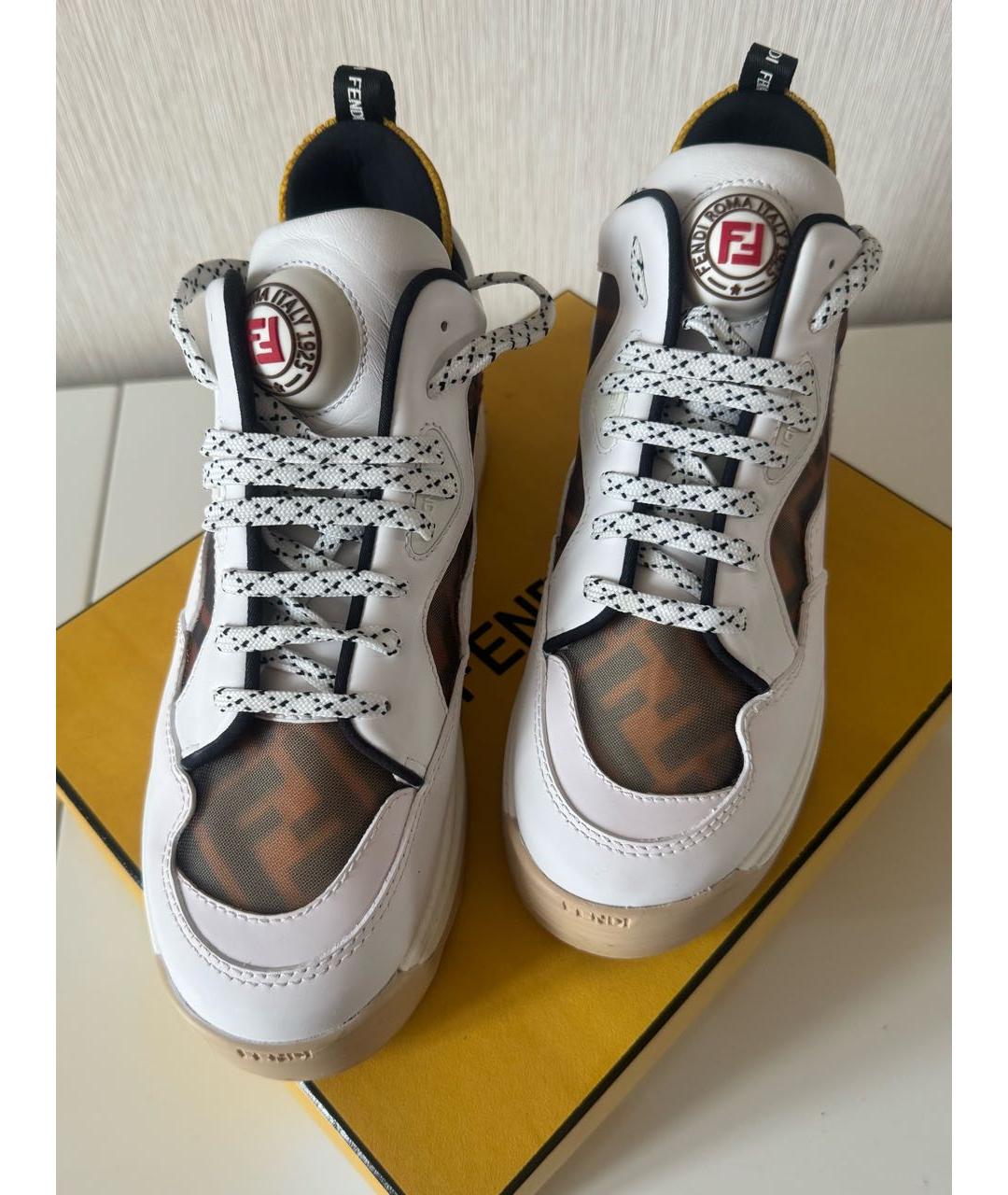 FENDI Белые кожаные кроссовки, фото 2