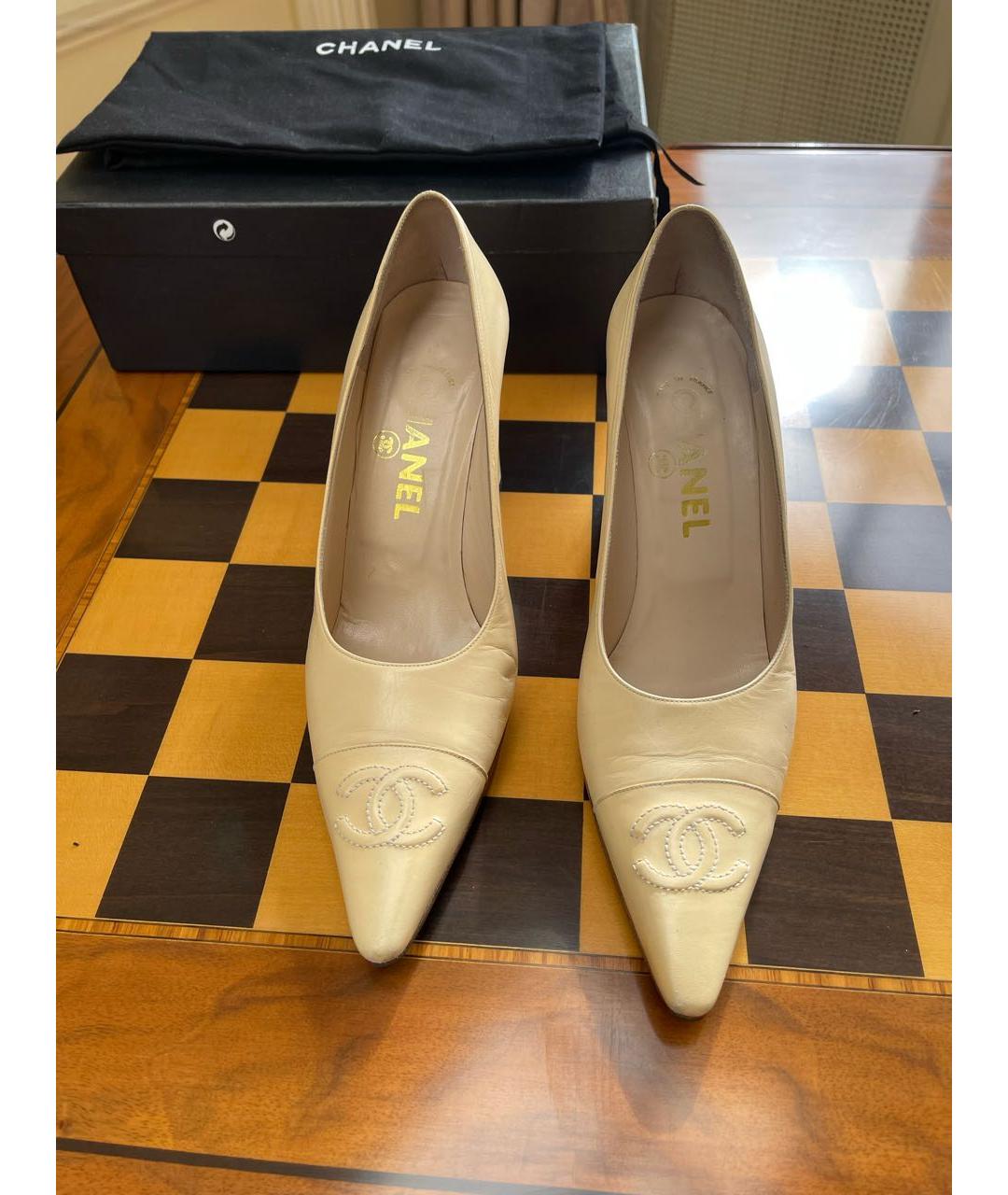 CHANEL Бежевые кожаные туфли, фото 2