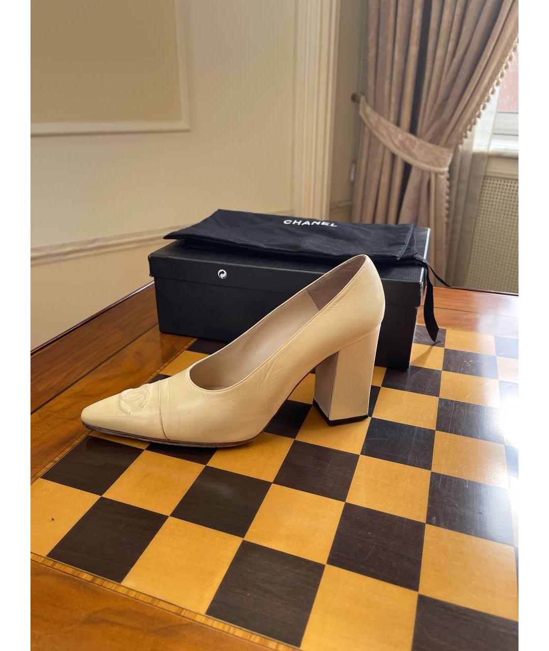 CHANEL Бежевые кожаные туфли, фото 9