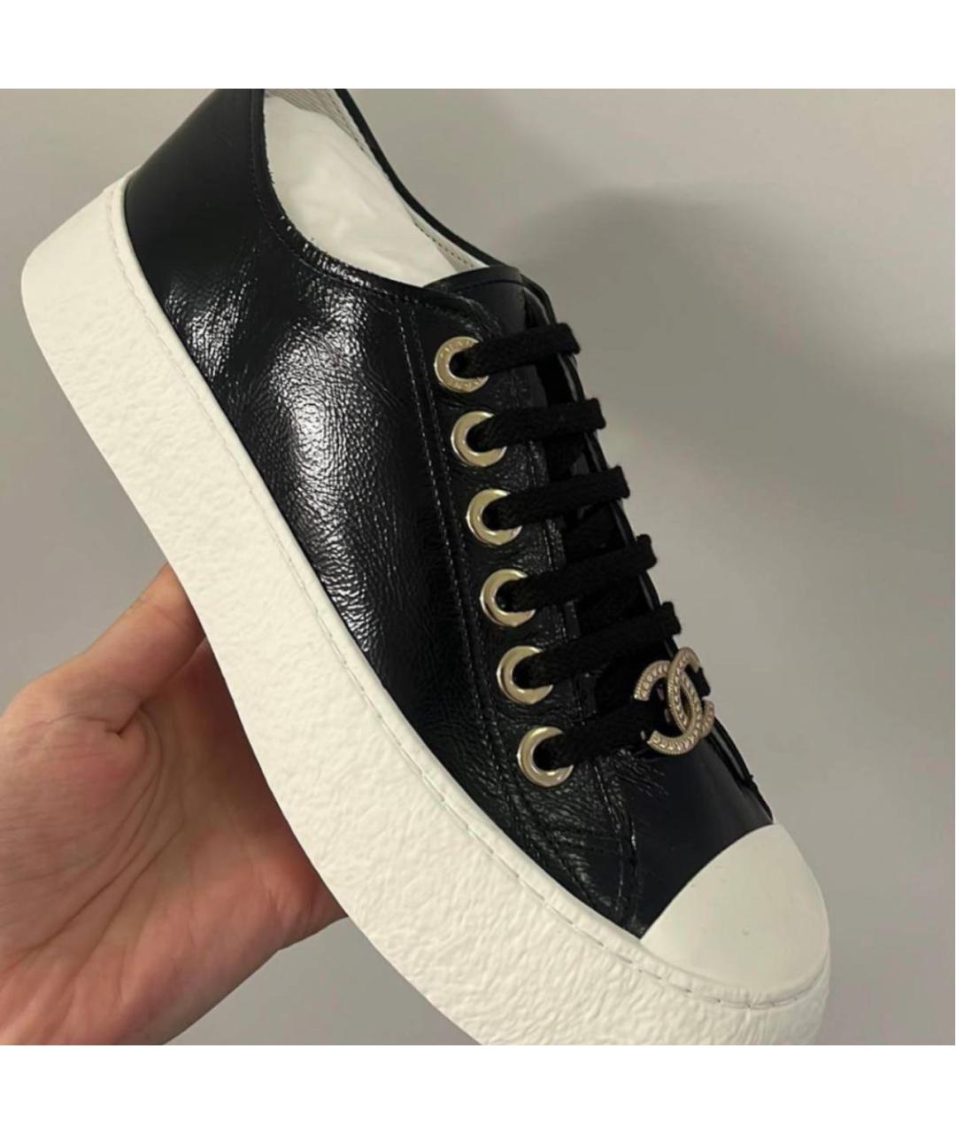 CHANEL Черные кеды из искусственной кожи, фото 4