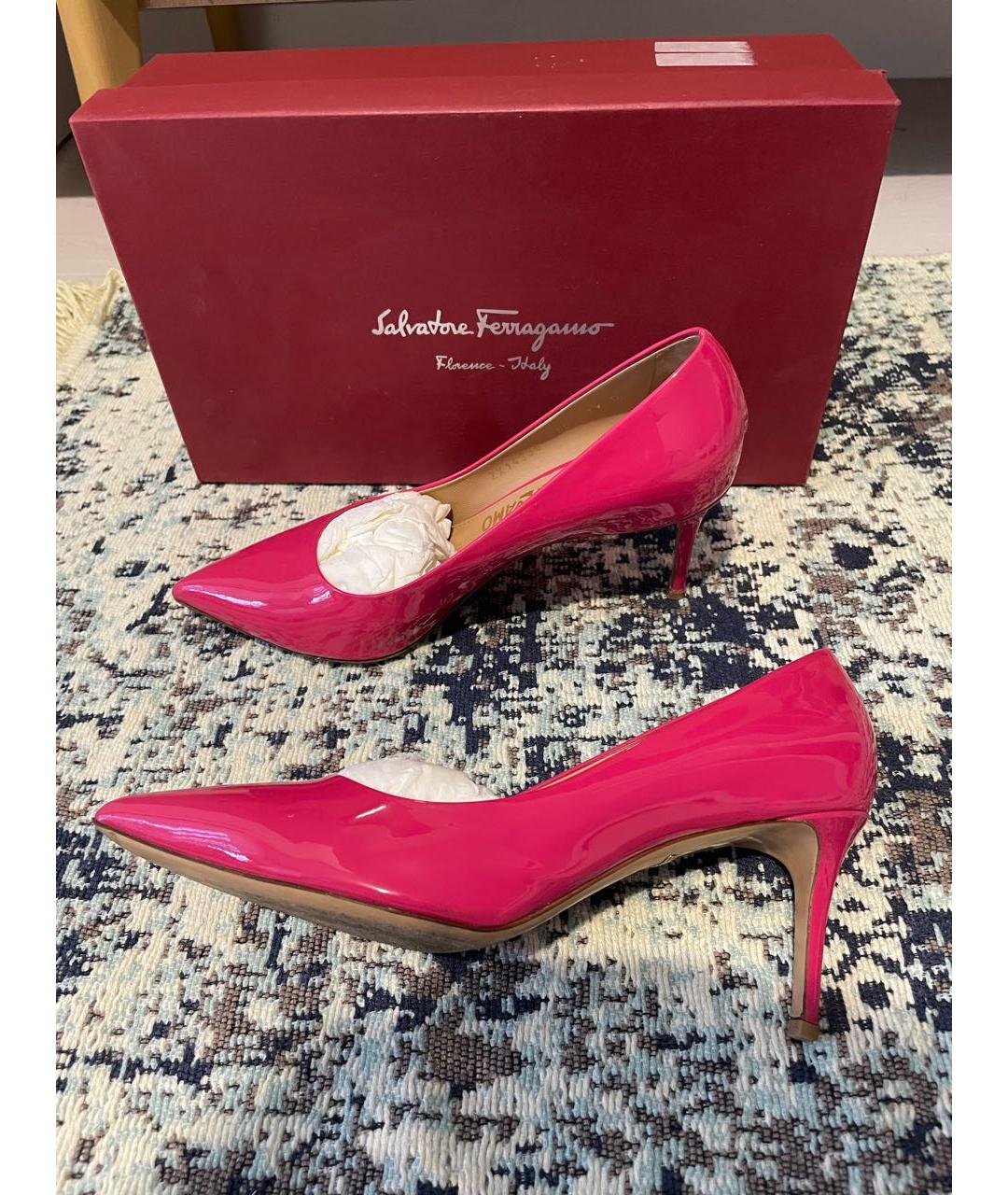 FERRAGAMO Розовые туфли из лакированной кожи, фото 2