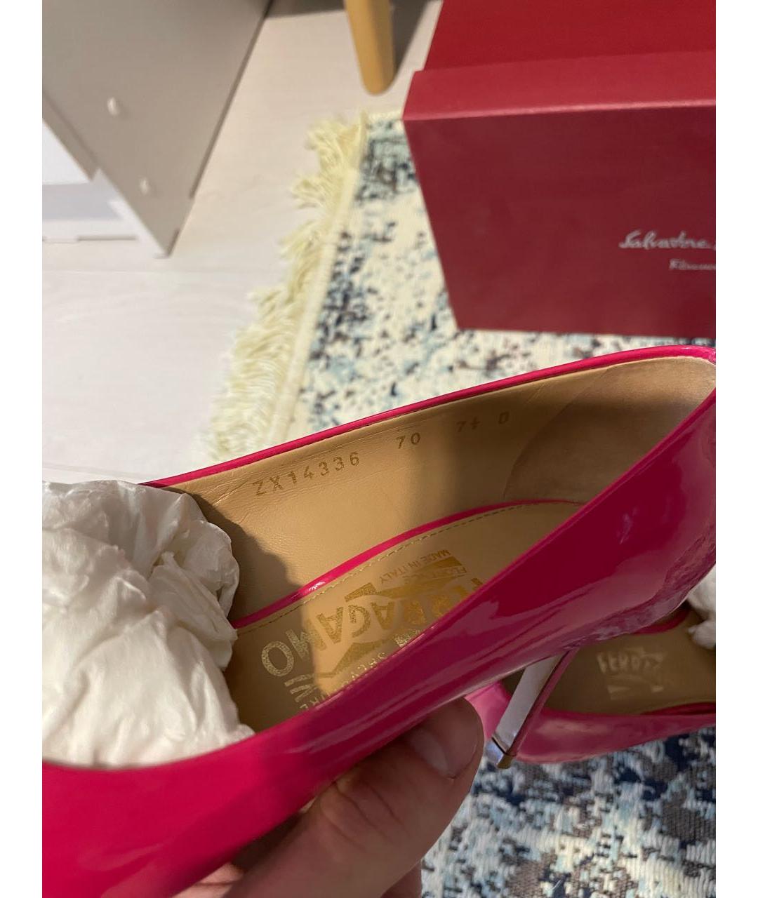 FERRAGAMO Розовые туфли из лакированной кожи, фото 8