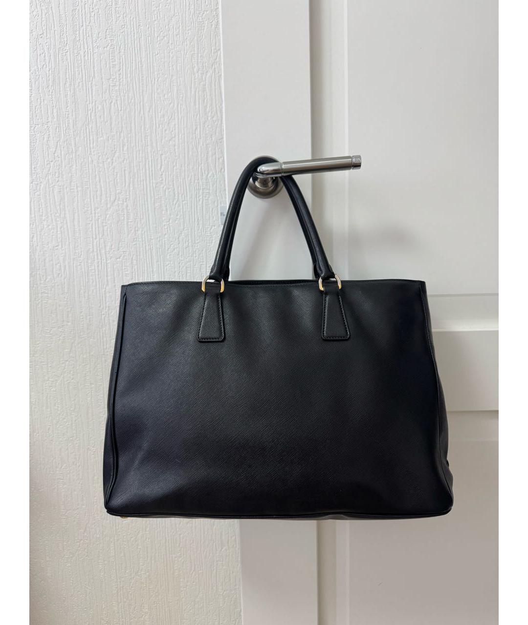 PRADA Черная кожаная сумка с короткими ручками, фото 3