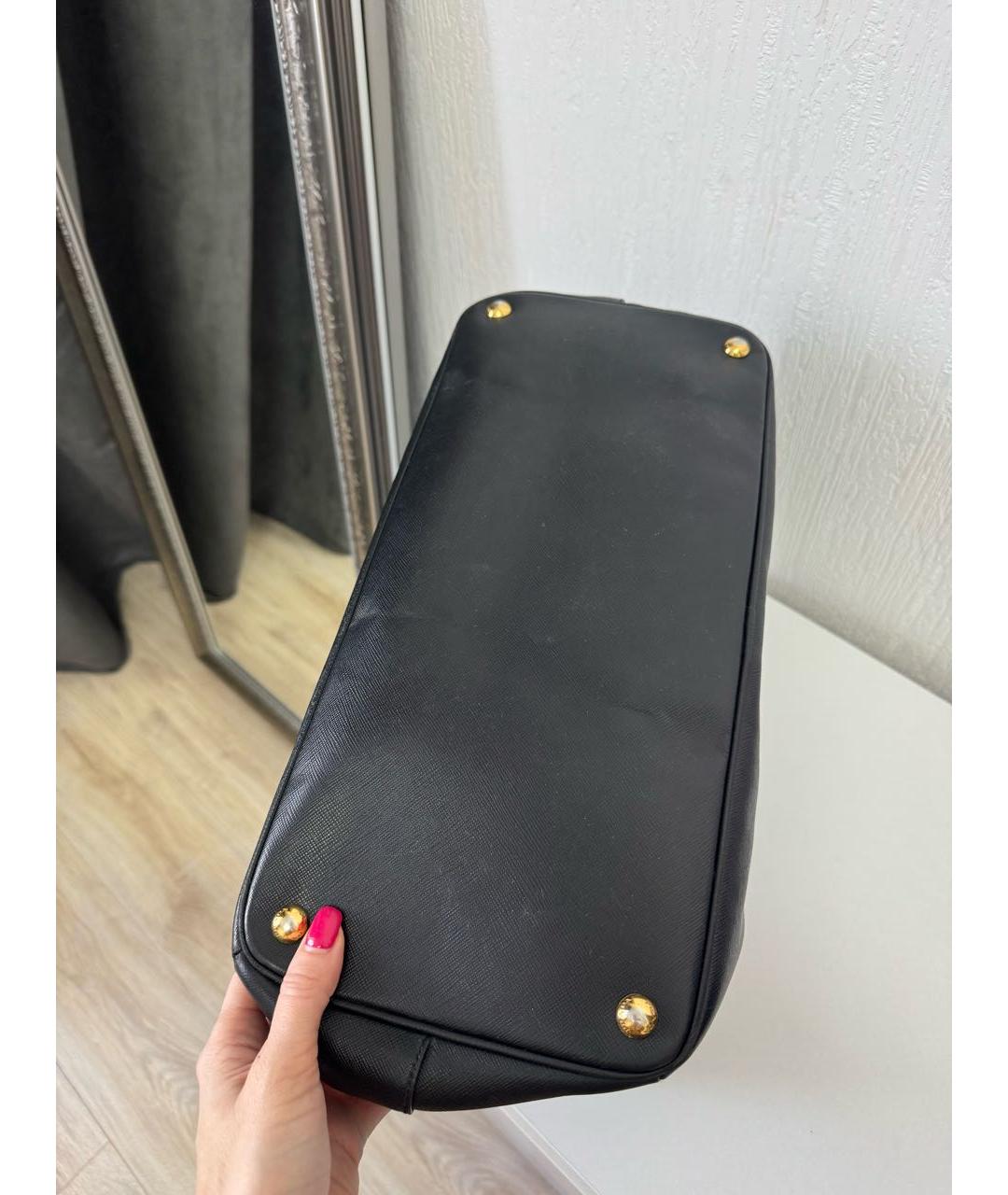 PRADA Черная кожаная сумка с короткими ручками, фото 6