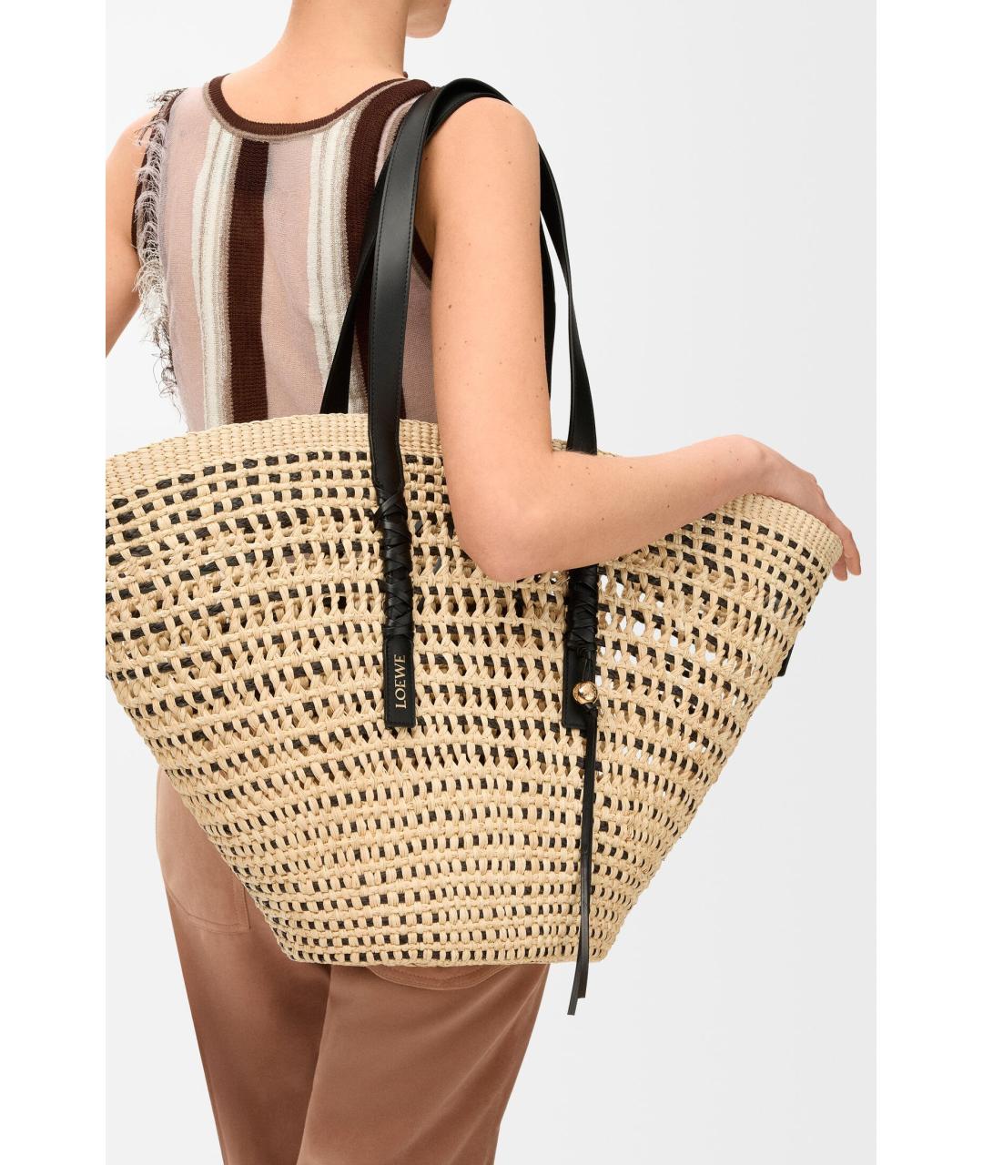 LOEWE Бежевая пелетеная сумка тоут, фото 3
