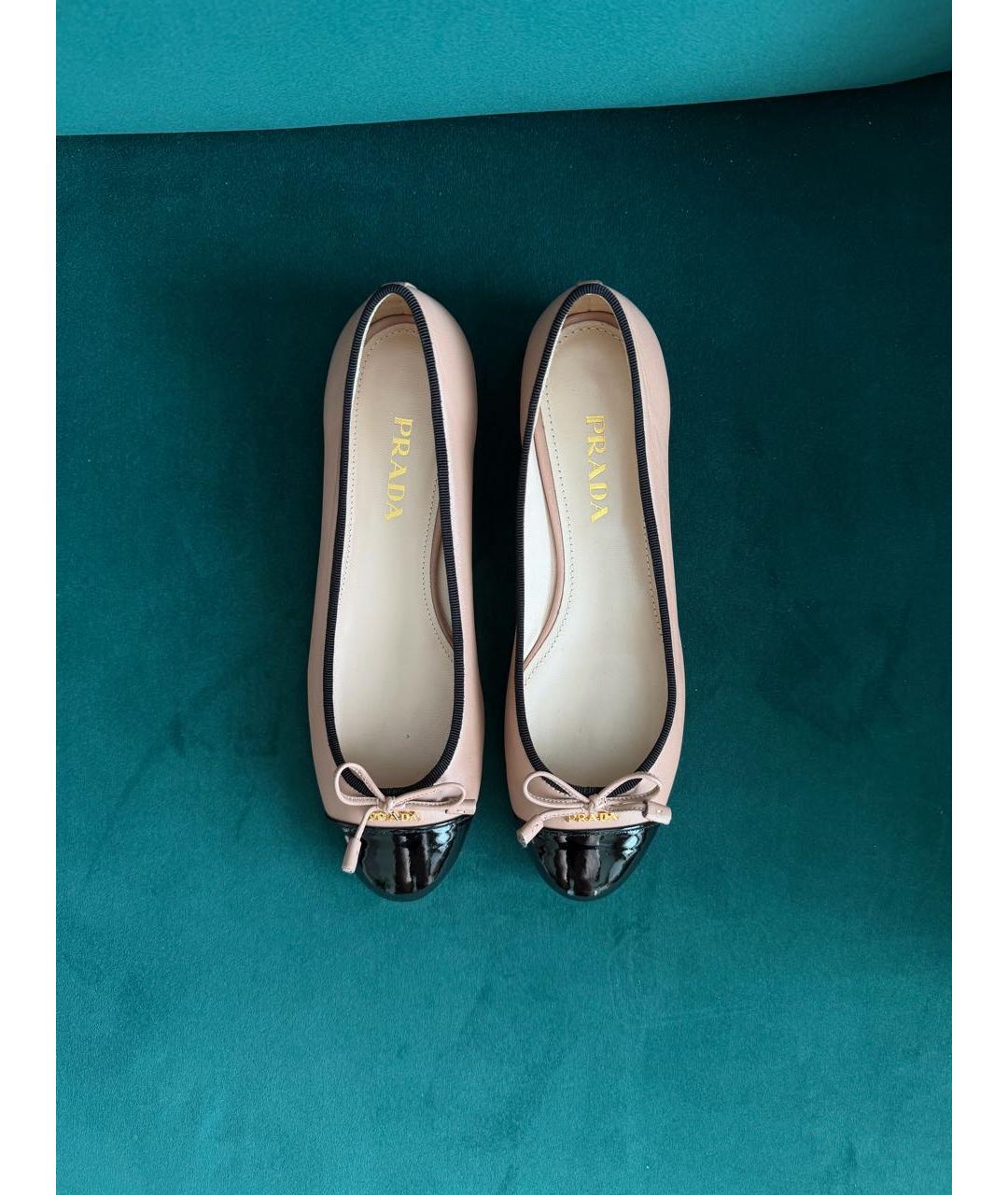 PRADA Бежевые кожаные балетки, фото 3