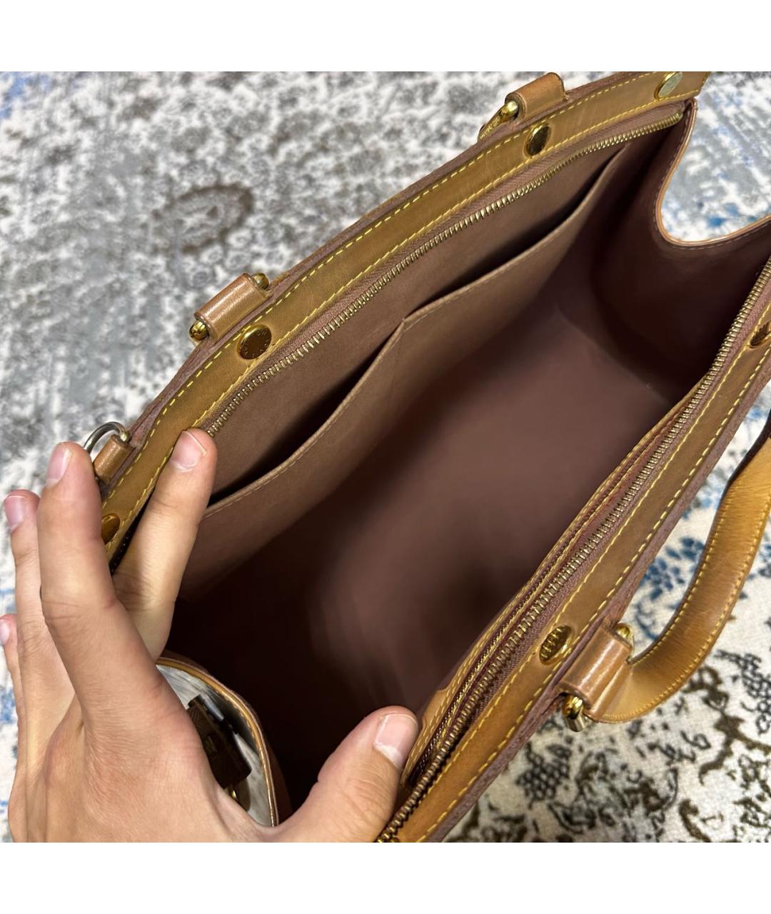 LOUIS VUITTON Коричневая сумка с короткими ручками из лакированной кожи, фото 6