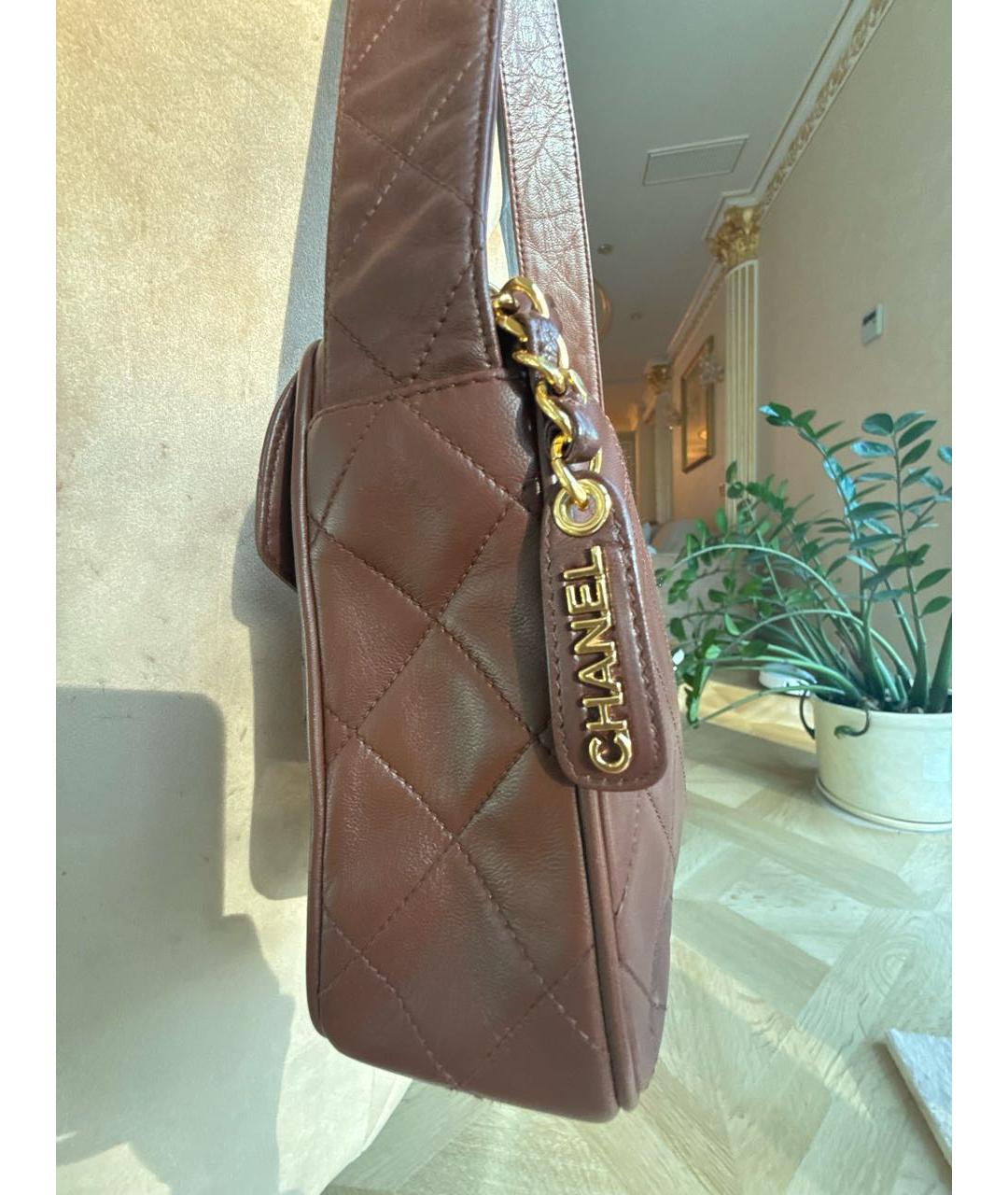 CHANEL Коричневая кожаная сумка с короткими ручками, фото 5