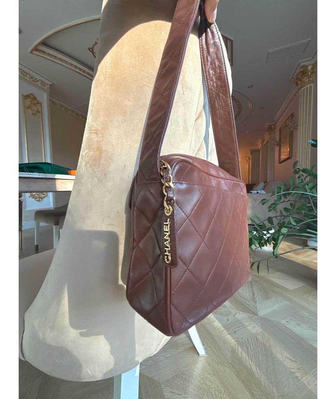 CHANEL Коричневая кожаная сумка с короткими ручками, фото 4