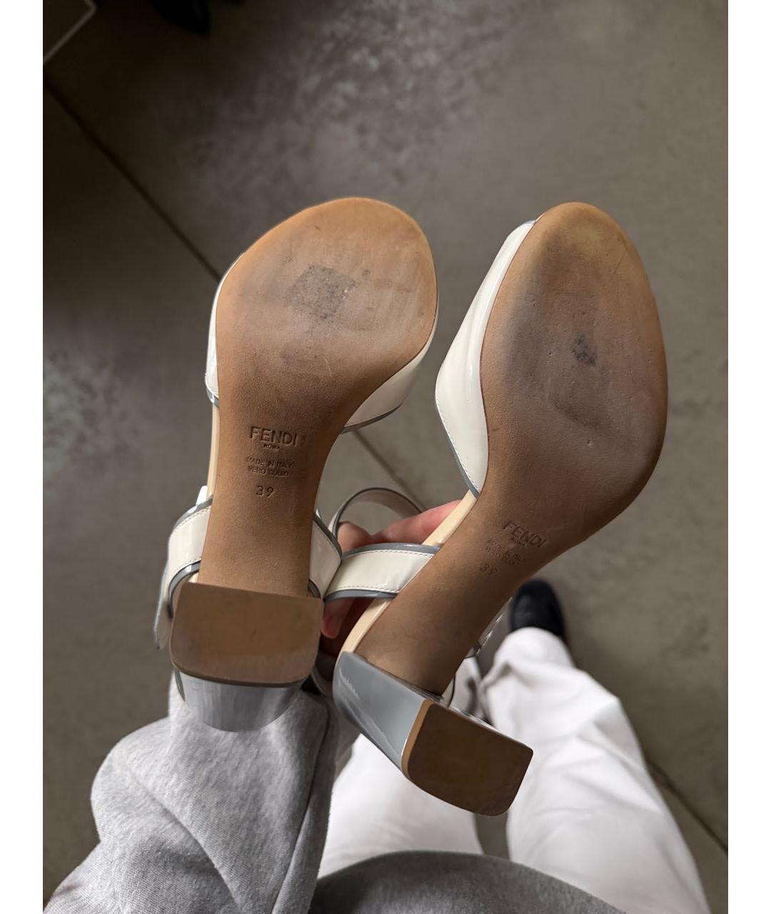 FENDI Белые босоножки из лакированной кожи, фото 7