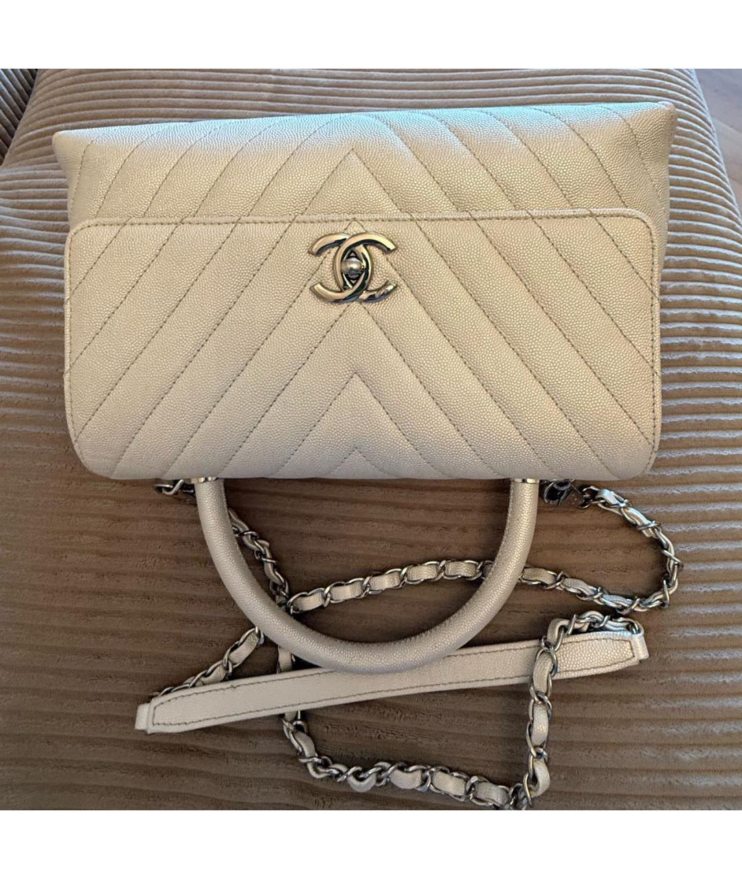 CHANEL Белая кожаная сумка с короткими ручками, фото 3