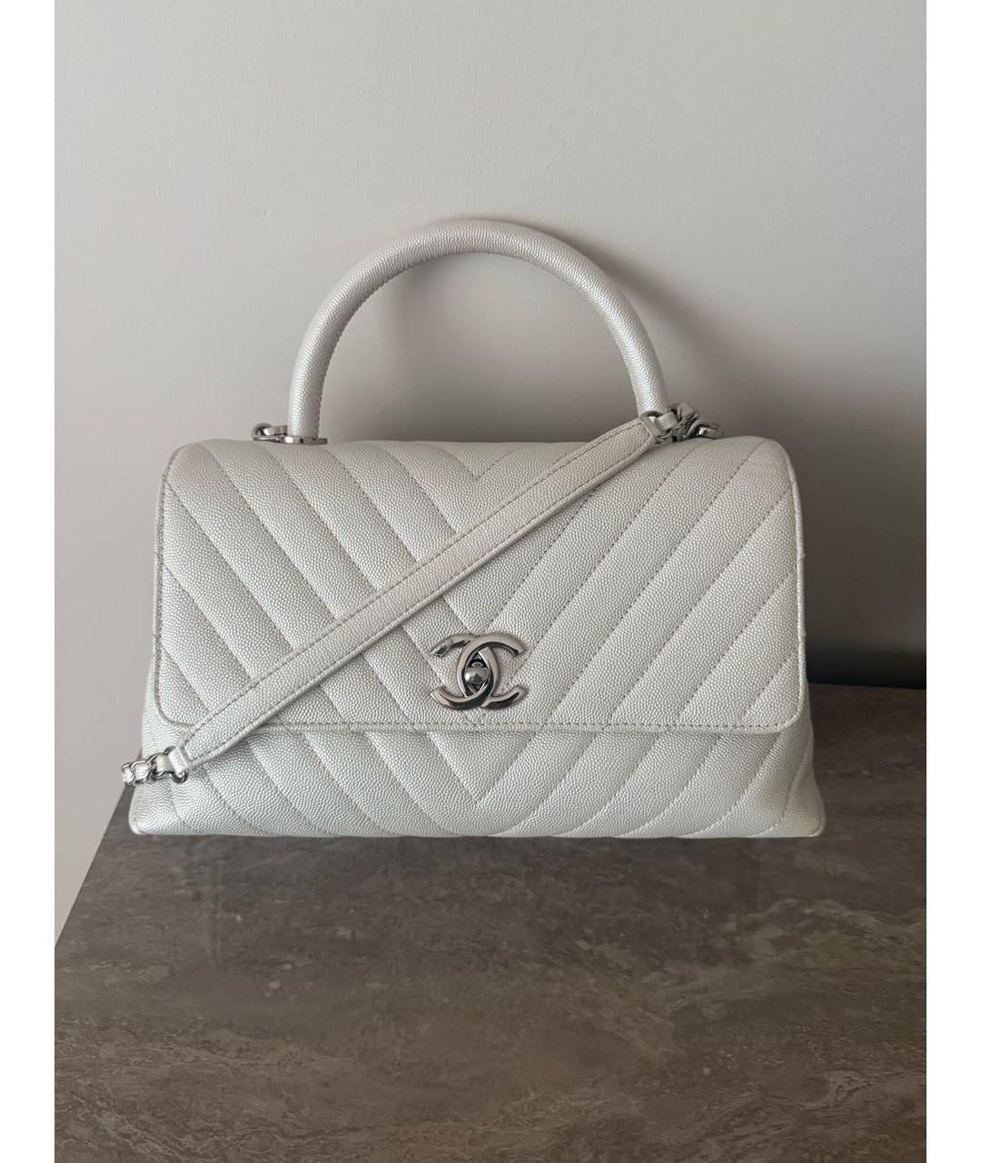 CHANEL Белая кожаная сумка с короткими ручками, фото 6
