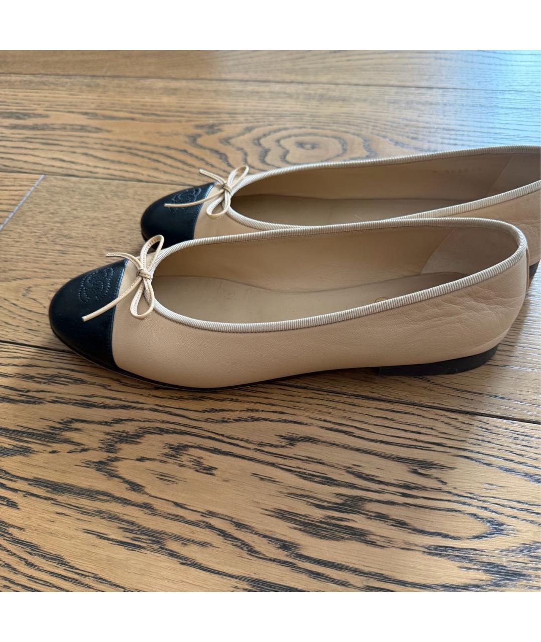 CHANEL Бежевые кожаные балетки, фото 6