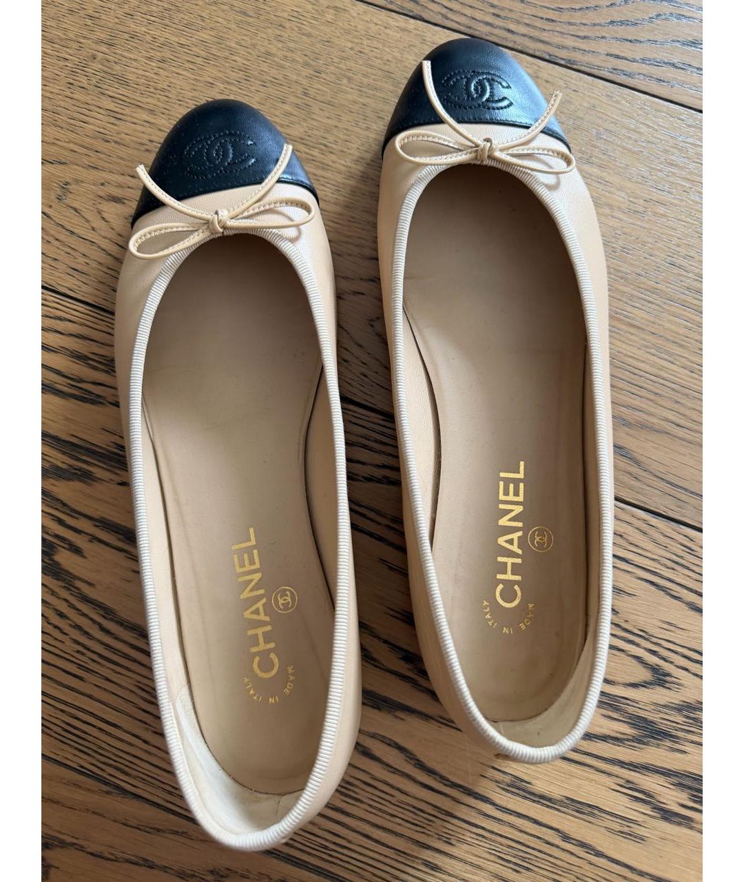 CHANEL Бежевые кожаные балетки, фото 3