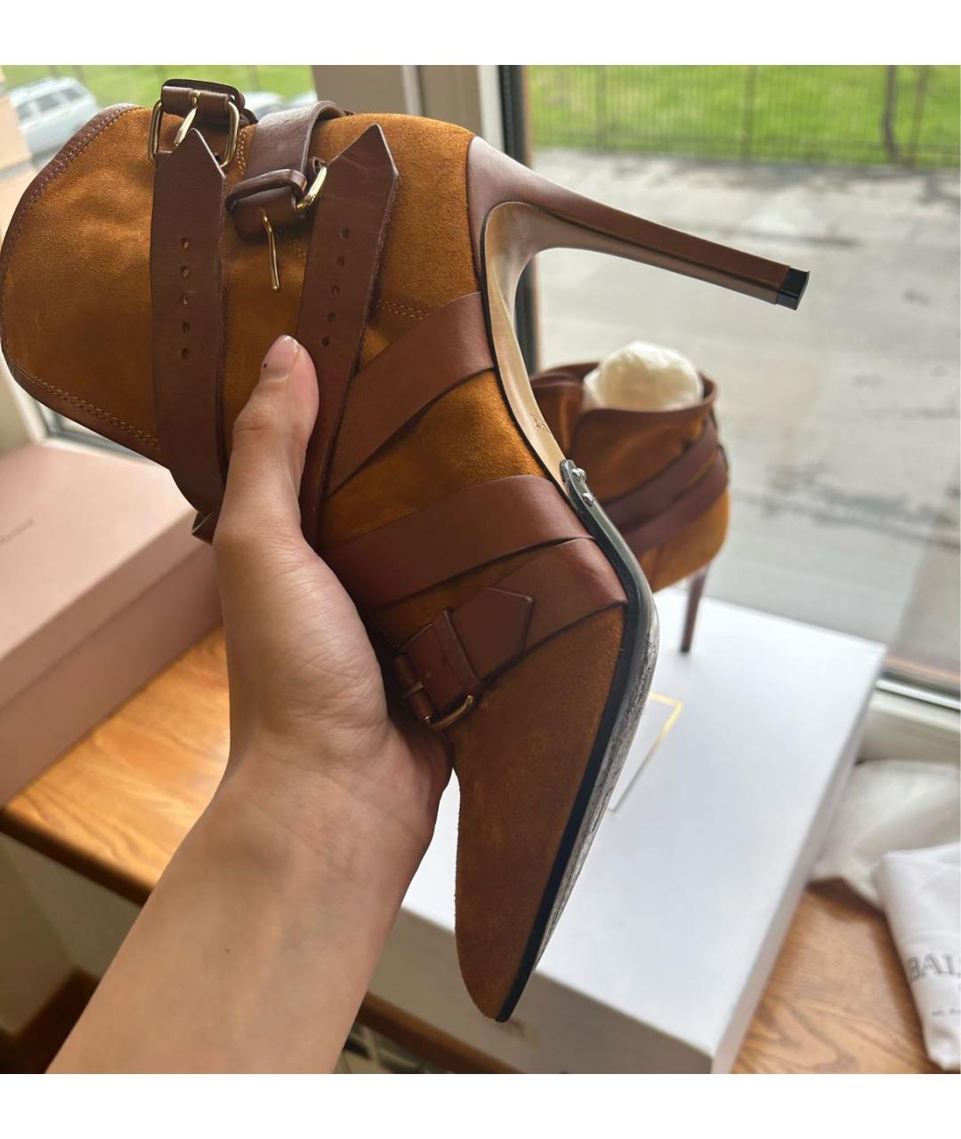 BALMAIN Коричневые замшевые ботильоны, фото 5