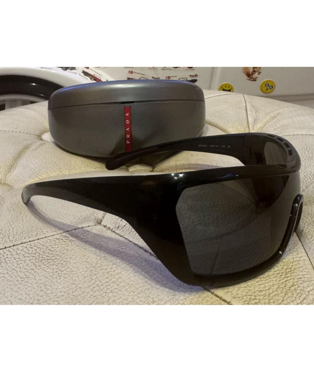 PRADA Черные пластиковые солнцезащитные очки, фото 2