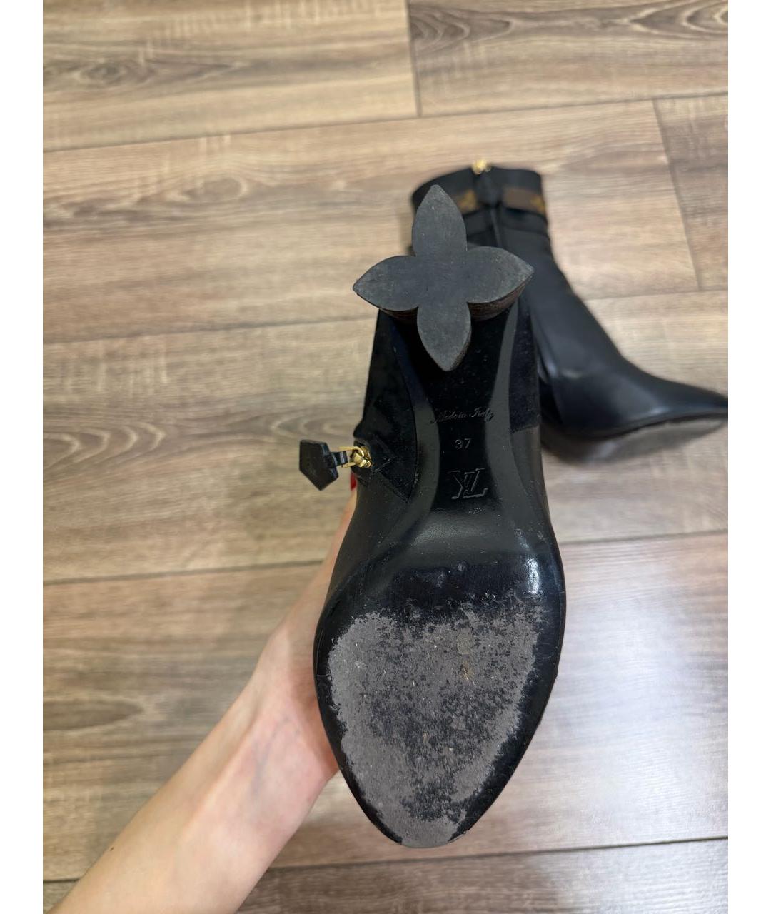 LOUIS VUITTON Черные замшевые ботильоны, фото 5