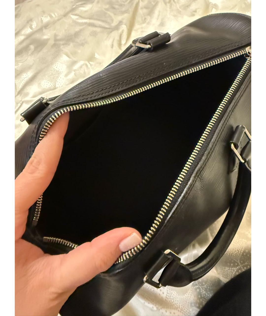 LOUIS VUITTON Черная кожаная сумка с короткими ручками, фото 4