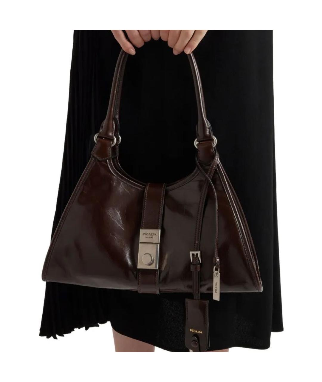 PRADA Коричневая сумка тоут из лакированной кожи, фото 5