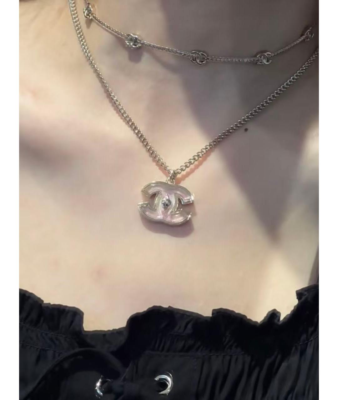 CHANEL Розовая металлическая подвеска, фото 4