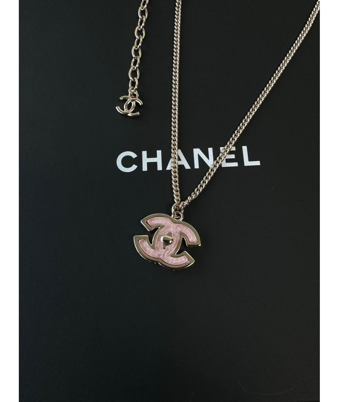CHANEL Розовая металлическая подвеска, фото 3