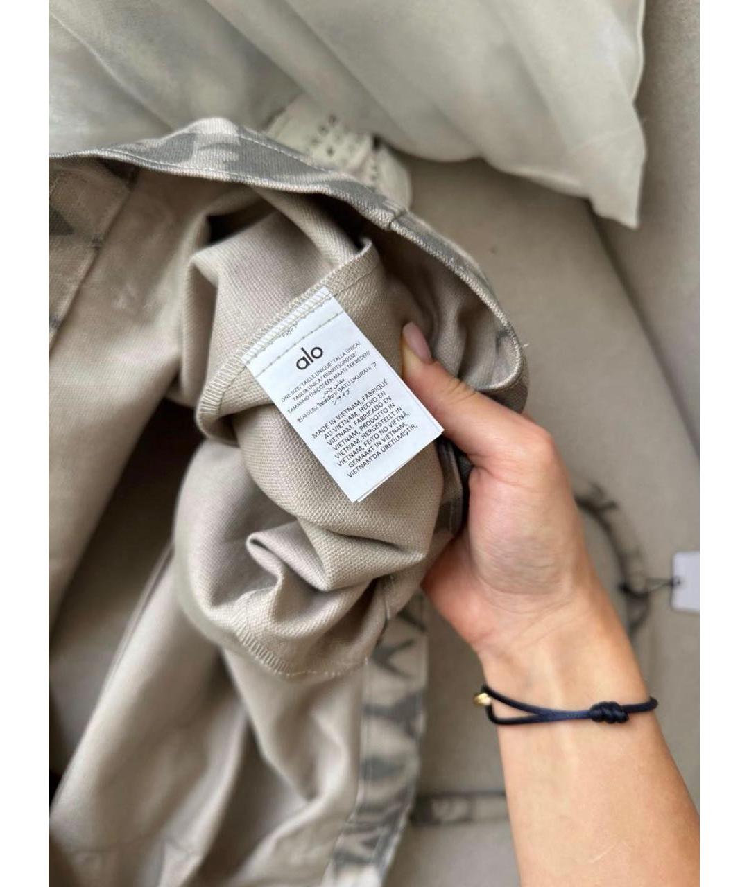 ALO YOGA Серая тканевая дорожная/спортивная сумка, фото 4