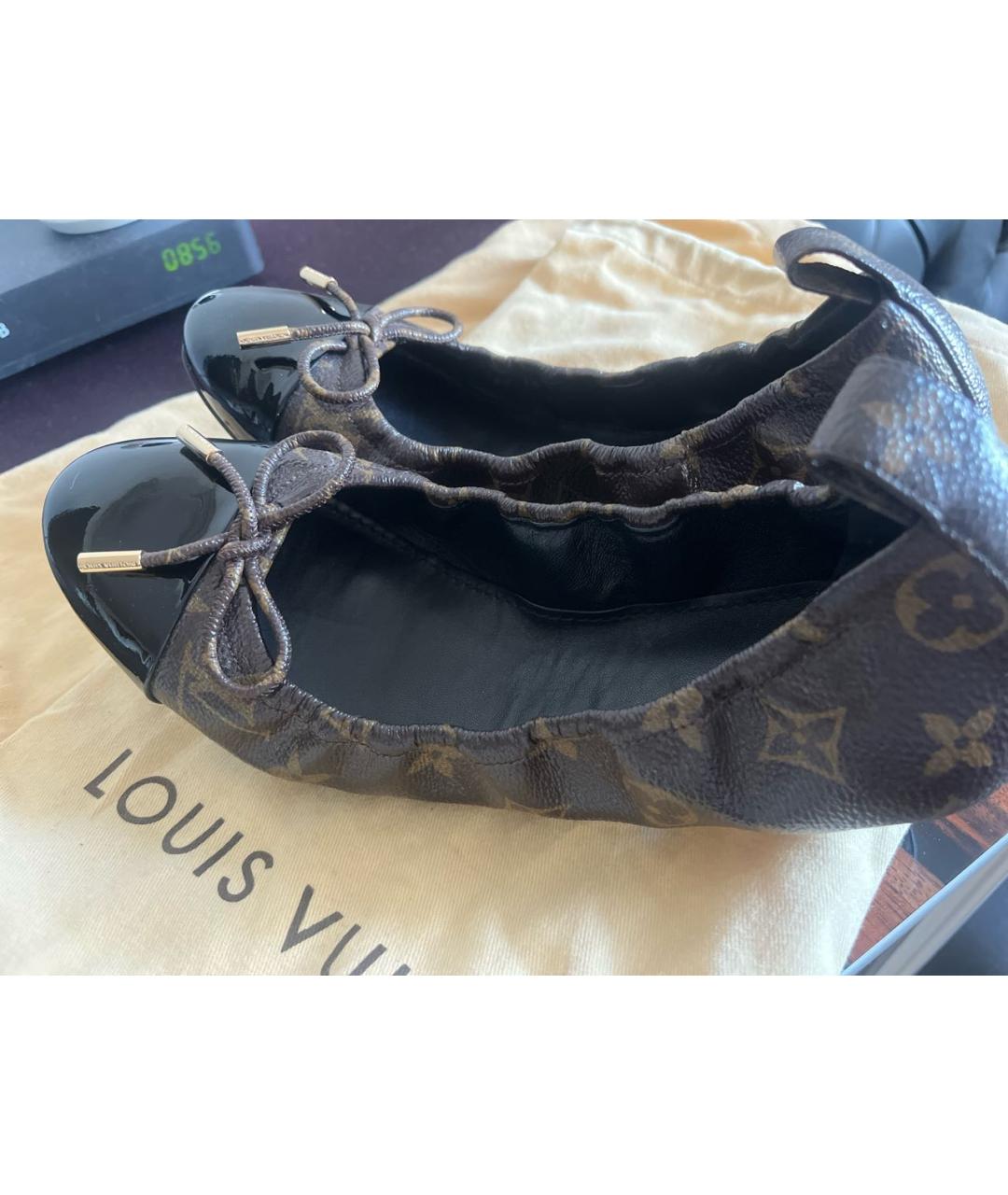 LOUIS VUITTON Коричневые кожаные балетки, фото 4