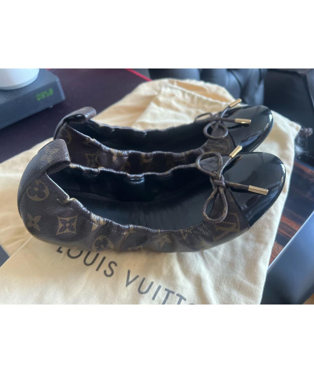 LOUIS VUITTON Коричневые кожаные балетки, фото 7
