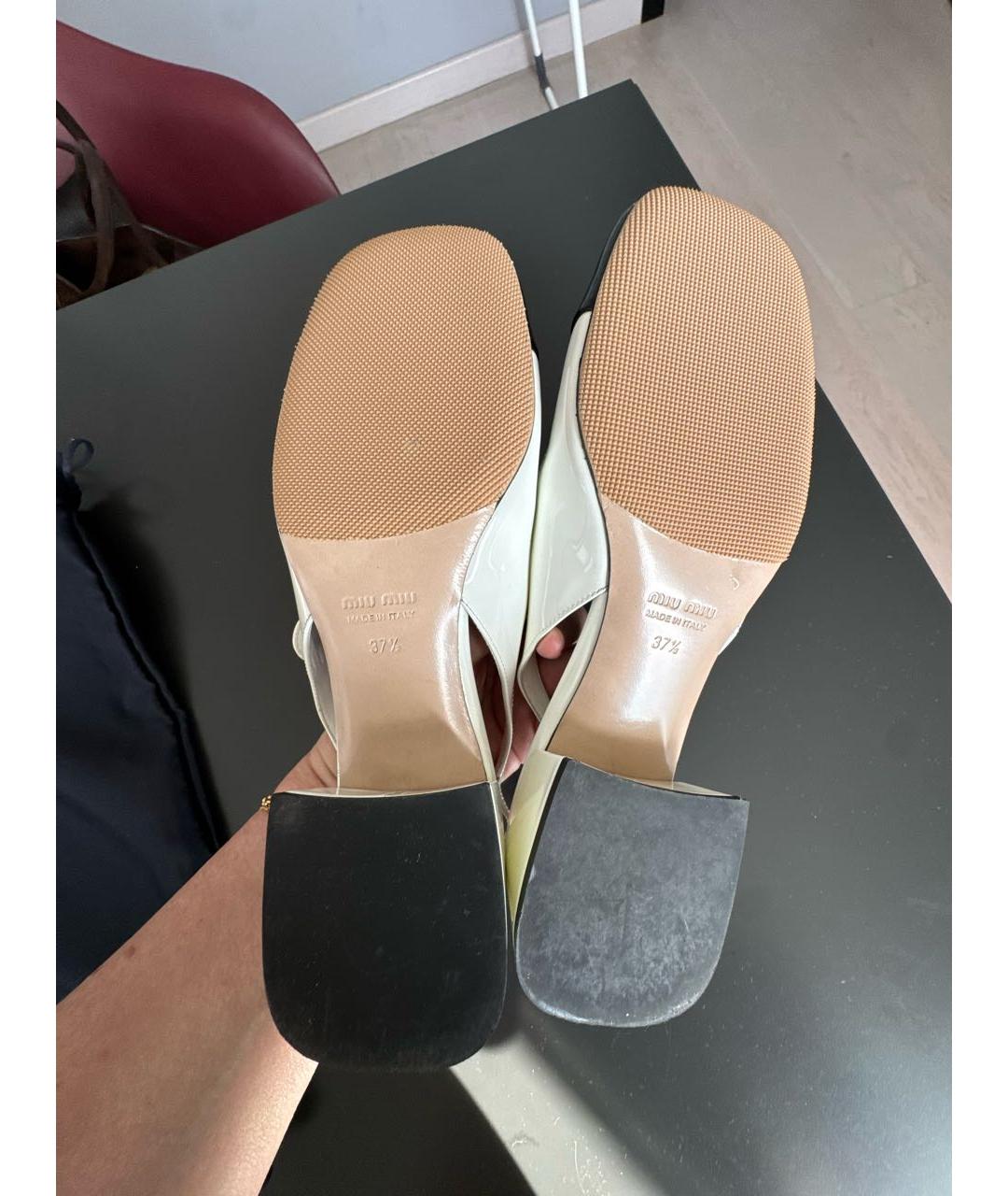 MIU MIU Белые туфли из лакированной кожи, фото 5