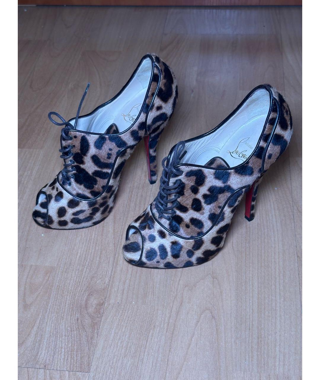 CHRISTIAN LOUBOUTIN Горчичные туфли, фото 2