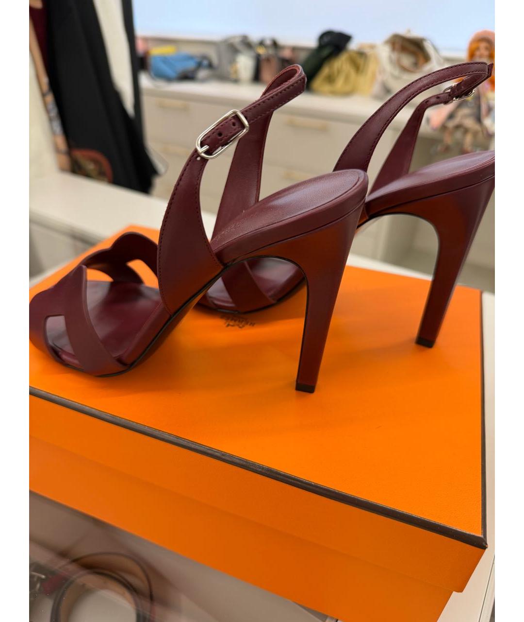 HERMES Бордовые кожаные босоножки, фото 2