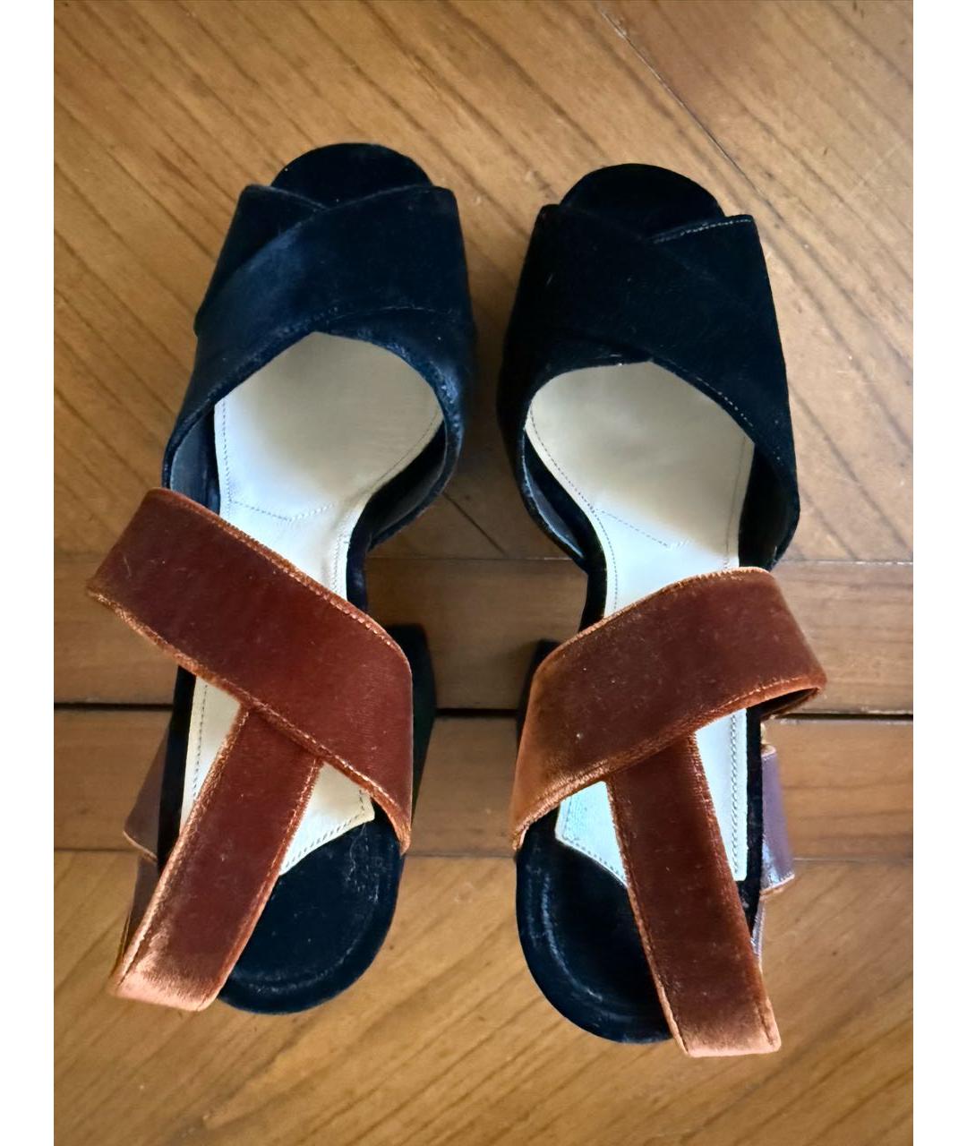 PRADA Черные бархатные босоножки, фото 3