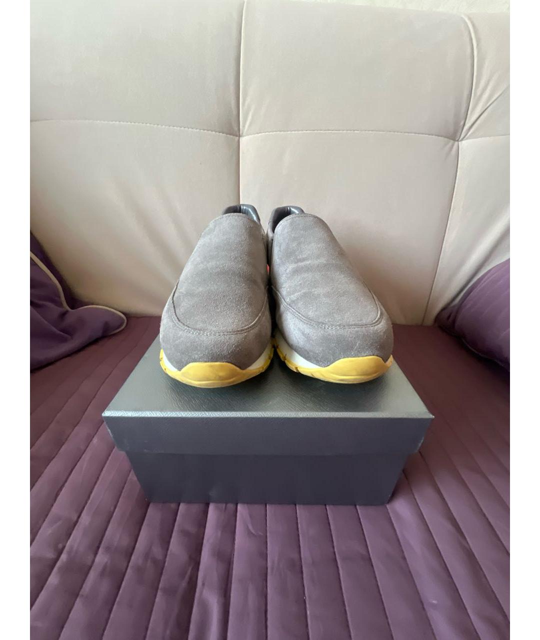 PRADA Серые замшевые слипоны, фото 2