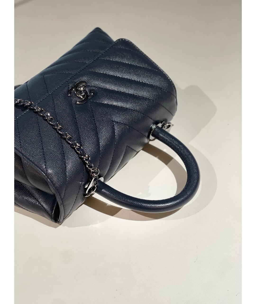 CHANEL Черная кожаная сумка с короткими ручками, фото 6