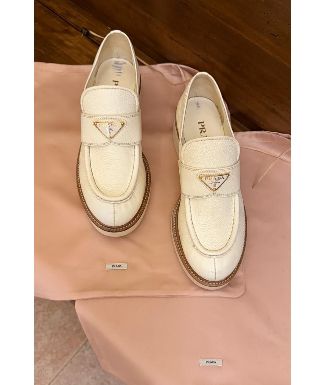 PRADA Белые кожаные лоферы, фото 2