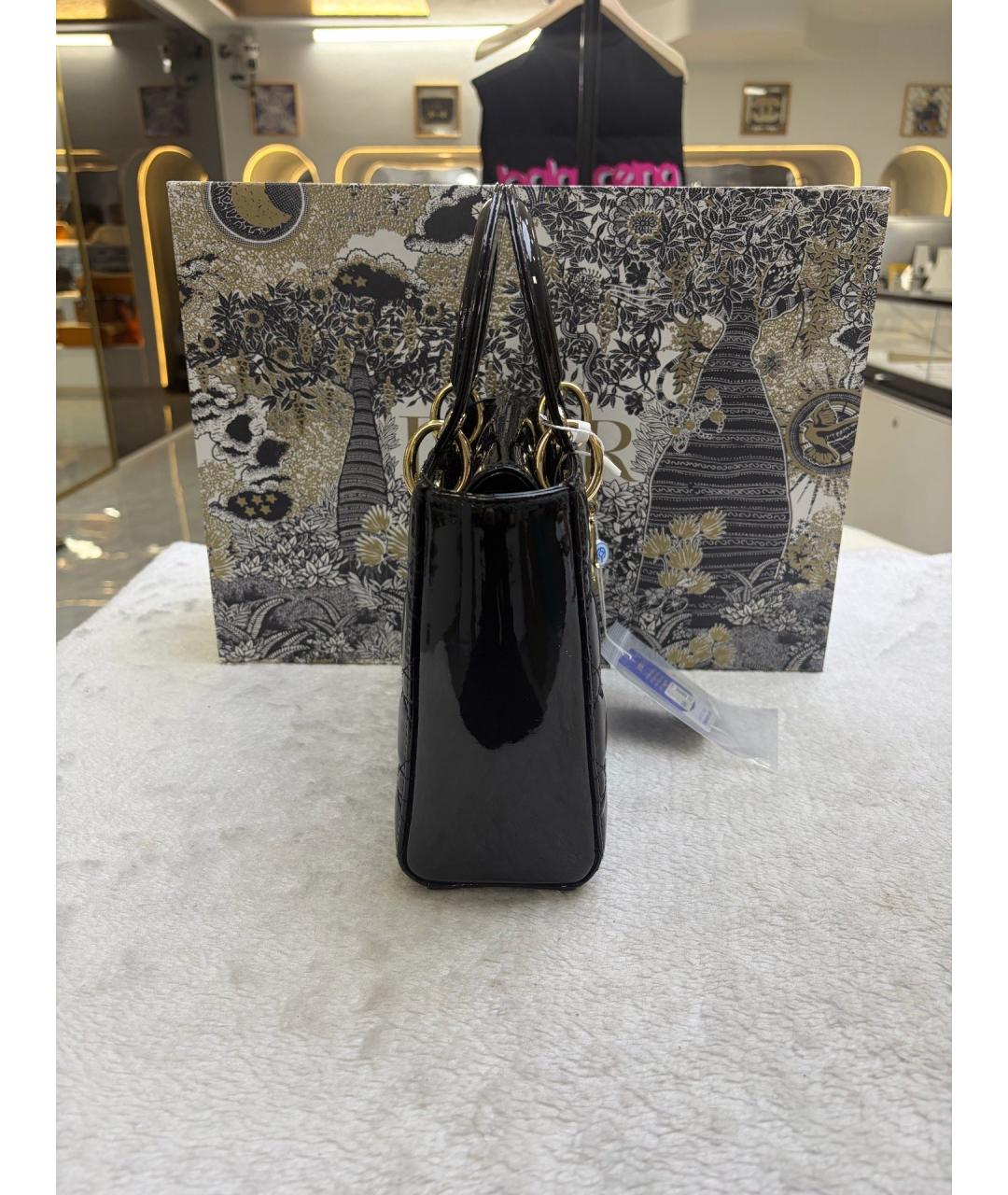 CHRISTIAN DIOR Черная сумка с короткими ручками из лакированной кожи, фото 4