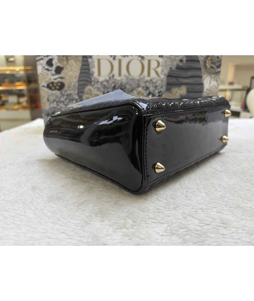 CHRISTIAN DIOR Черная сумка с короткими ручками из лакированной кожи, фото 7