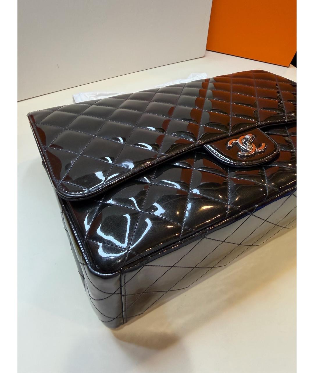 CHANEL Черная сумка через плечо из лакированной кожи, фото 6