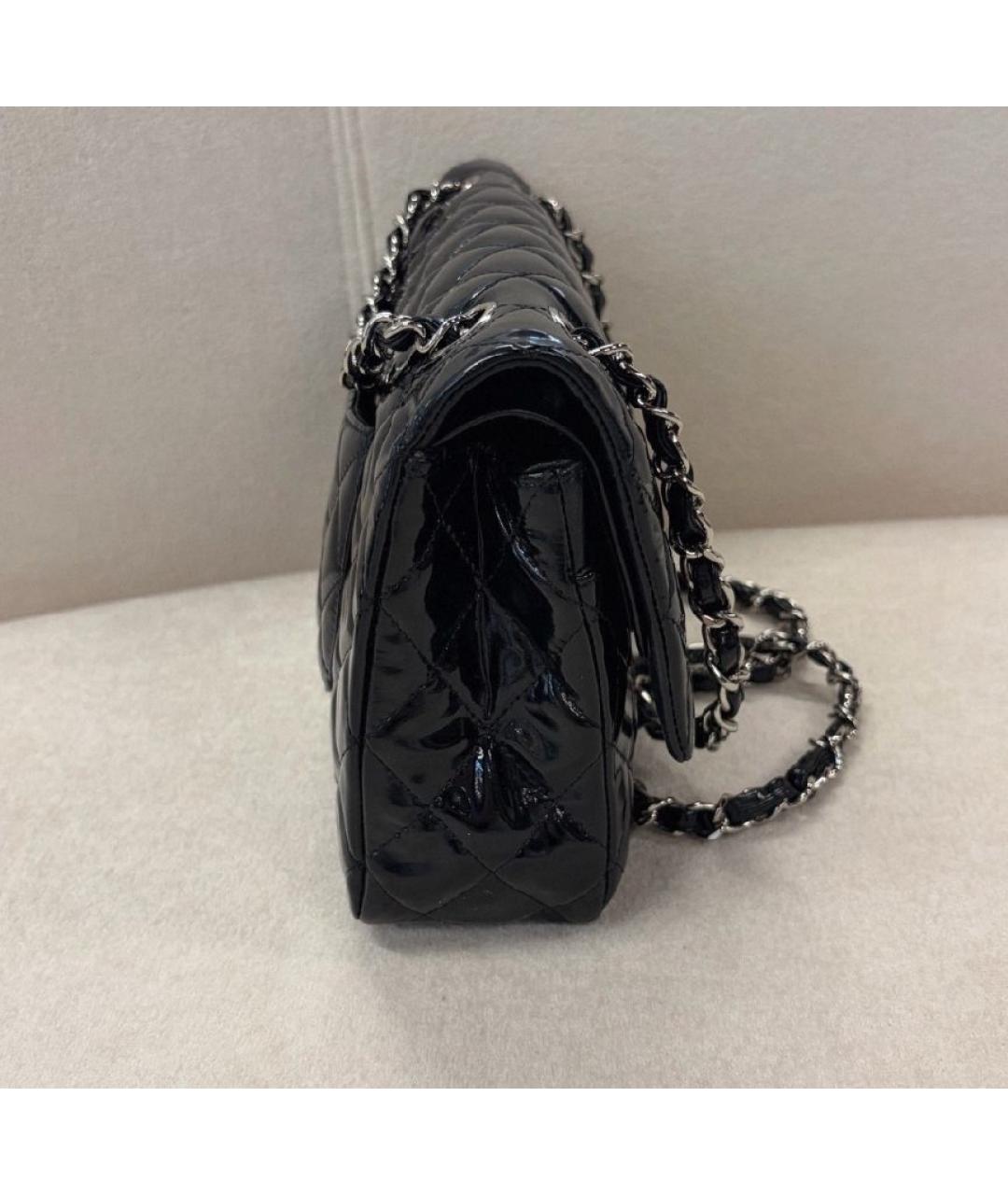 CHANEL Черная сумка через плечо из лакированной кожи, фото 2