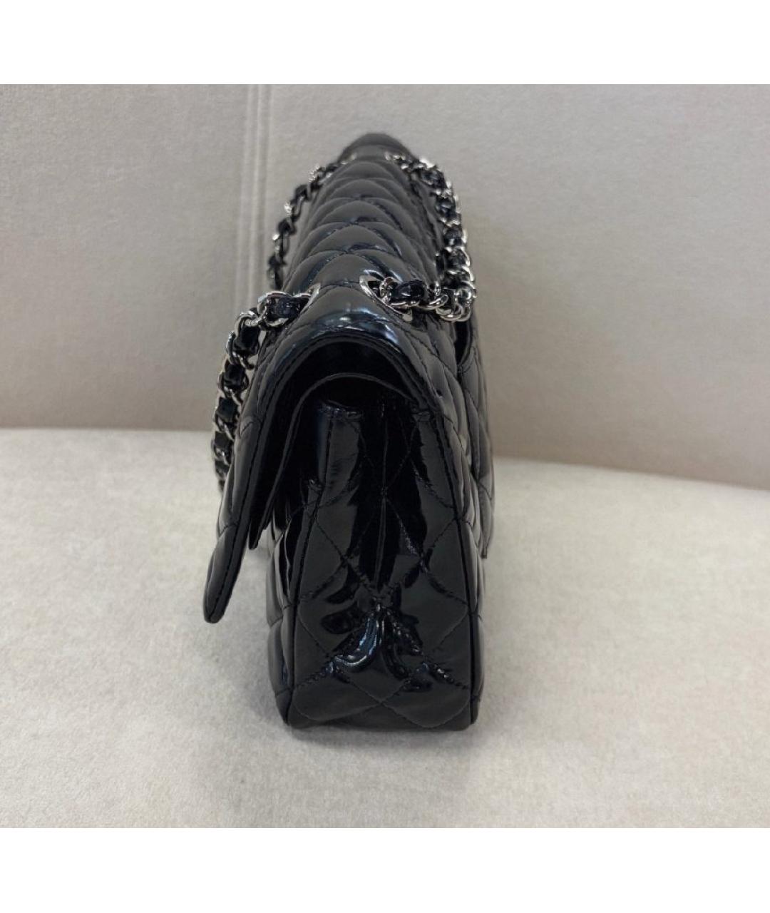 CHANEL Черная сумка через плечо из лакированной кожи, фото 3