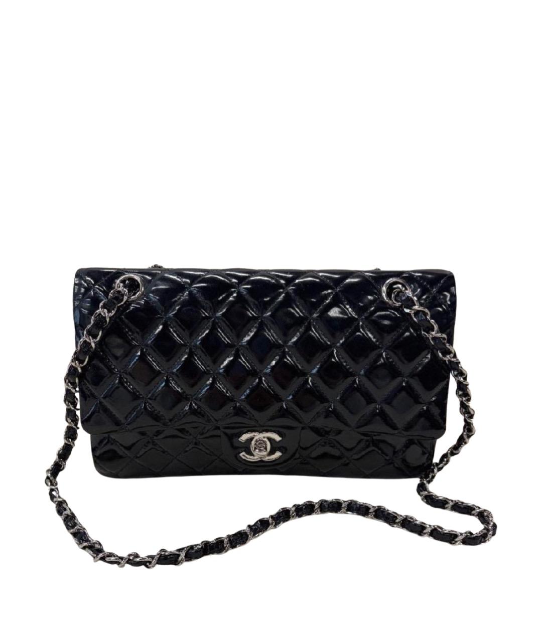 CHANEL Черная сумка через плечо из лакированной кожи, фото 1