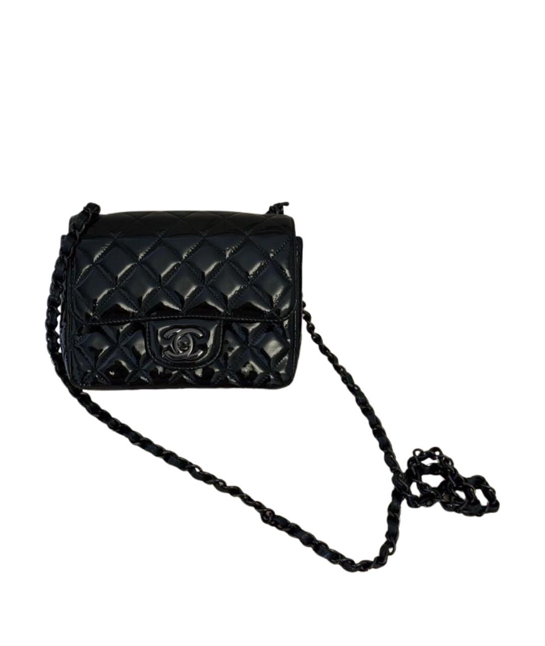 CHANEL Черная сумка через плечо из лакированной кожи, фото 1